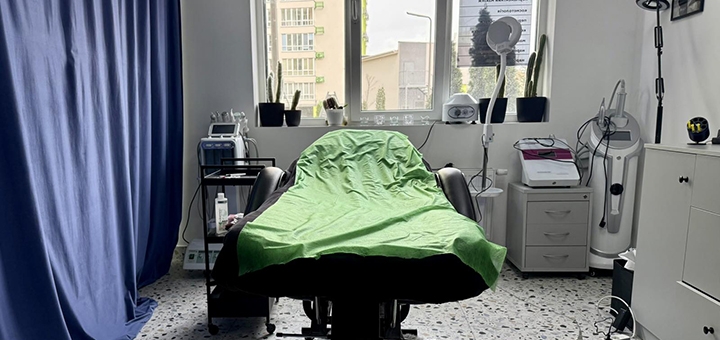 Anna Domnikova's beauty salon. Visit with a special offer of 4
