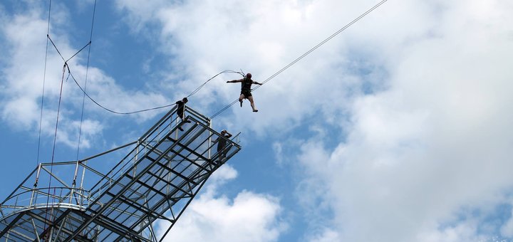 Роуп джампінг у Буковелі «ActiveDay». Замовляйте квитки на акції.