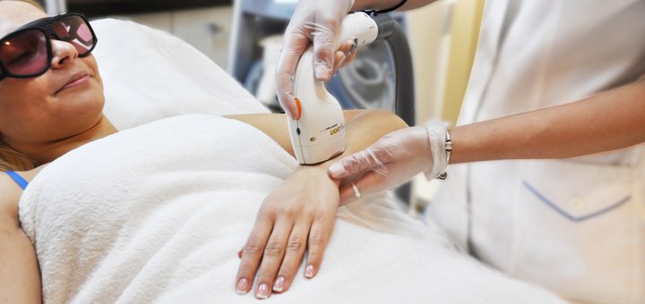 Laser hair removal of hands in the center "Lumenis". Sign up for laser hair removal for a promotion.