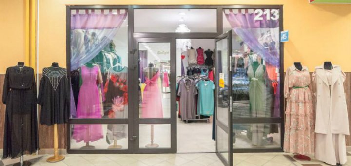 Promotions at the Club Donna Fashion store