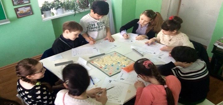 Занятия в школе изучения иностранныз языков «Диалог». Записаться на курсы изучения иностранных изуков со скидкой.