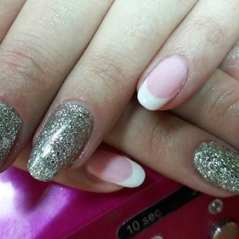 Модный маникюр 2017-2018 в салоне красоты «Soledad Beauty» в Киеве. Записывайтесь на маникюр, педикюр и наращивание ногтей по акции.
