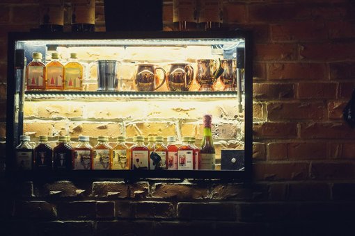 Інтер'єр бару «True Burger Bar». Замовити столик зі знижкою