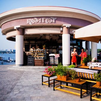 The interior of the restaurant "Compot". Book a table at a discount