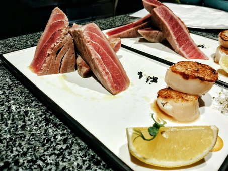 Fish shop-restaurant &quot;flagman&quot;. discounts on dishes
