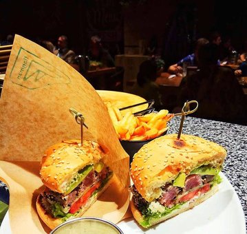 Fish shop-restaurant &quot;flagman&quot;. discounts on dishes