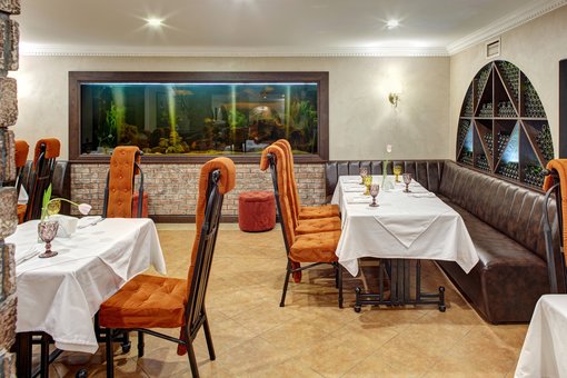 Restaurant of the hotel and rozvazhalny complex «V & P» near Khusti. Substitute a banquet menu with a lower price.