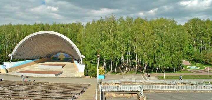 Концерти у парку «Співоче поле» у Києві. Приходьте за акцією.