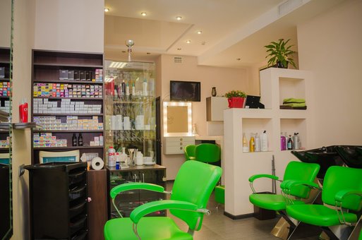 Haircut in the beauty studio «Mole» in Kiev. Sign up with a discount