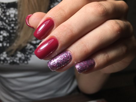 Покриття нігтів гель-лаком у салоні «Beauty Pro» у Харкові. Замовляйте по акції