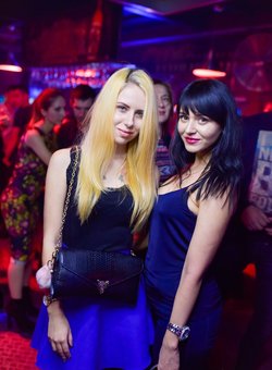 Дискотека у нічному клубі «Disco radio hall» у Києві. Вхід зі знижкою