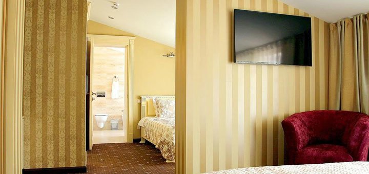 Discounts for holidays at vintage hotel33