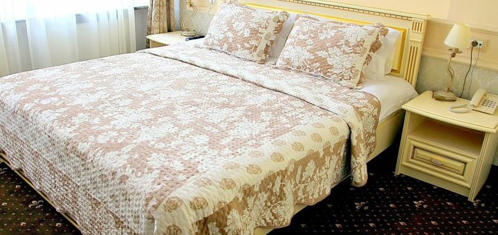 Discounts for holidays at vintage hotel37