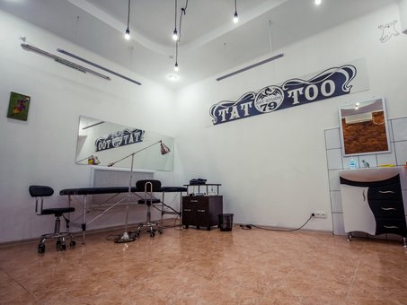 Нанесение татуировки в тату-студии «Art 79» в Киеве. Записаться по скидке