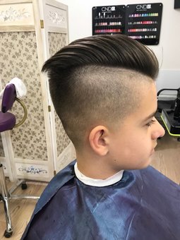 Зачіски в студії краси «Dali's Hair & Beauty Studio». Записати зі знижкою