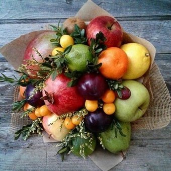 Букет із фруктів у бутіку «Fruits&Flowers Market» у Дніпрі. Замовляйте по знижці.