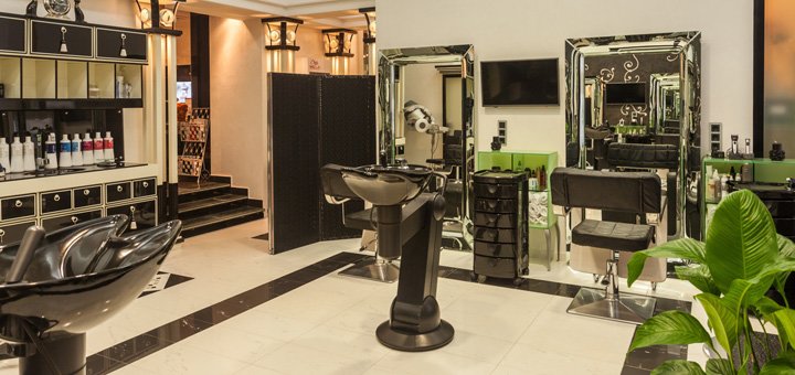 Beauty salon &quot;holiday spa&quot;. discounted skin care treatments