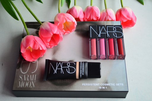 Набір косметики Nars для макіяжу в інтернет-магазині «Brend cosmetics» у Києві. Купуйте за акцією.