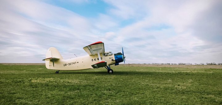 Flights on airplanes in the Odessa flying club in Odessa. Order with a discount