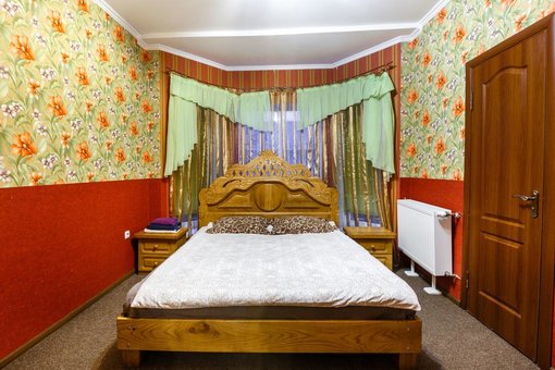 Стандартний 2-х місний номер з двоспальним ліжком у мотелі «Еверест» Івано-Франківськом. Замовити номер по акції