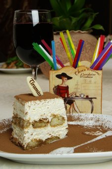 Desserts at the Palmira coffee shop in the Dnieper. Order by promotion.