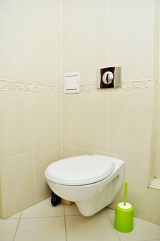 Туалет в апартаментах на Осокорках «Wellcom 24» в Киеве. Снимайте по скидке.
