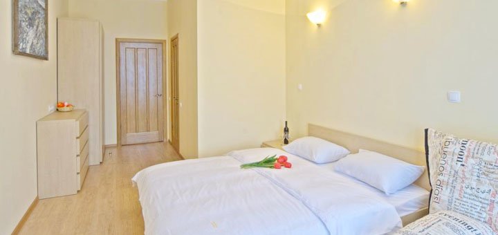 Double room with a balcony in the Heart Kiev Apart Hotel in Kiev. Rent a room at a discount