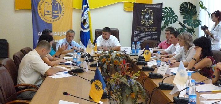 Адвокатське бюро «Смерч» у Києві. Звертайтесь за юридичною консультацією щодо акції.