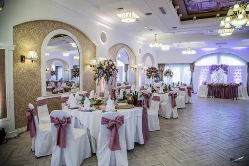 Interior at the Sofiyivsky Posad restaurant in Kiev. Visit at a discount